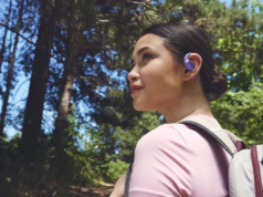 Los auriculares abiertos JBL Sense Lite están a la venta por primera vez en el Día de los Caídos
