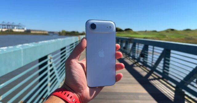 iphone-air-run-sky-blue.jpg
