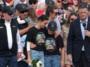 Samantha y Braxton Busch se unen al tributo de NASCAR a Kyle Busch en Coca-Cola 600
