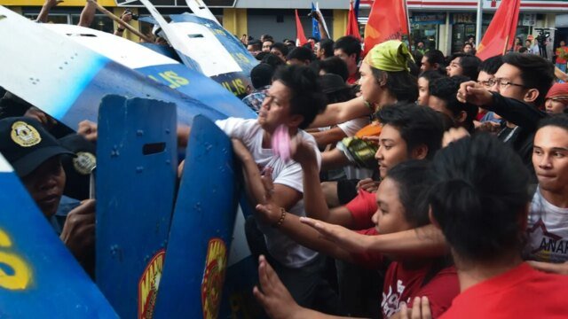 philippine-student-clash.jpeg