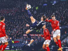 Escocia celebra el regreso de la Copa del Mundo con billetes de patada de bicicleta de Scott McTominay