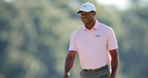 Tiger Woods rompió su silencio con un homenaje en el Día de los Caídos a su difunto padre
