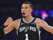 Wembanyama lleva a los Spurs a superar al Thunder en el thriller del Juego 1 con doble tiempo extra en WCF