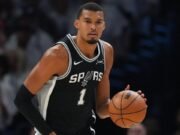 Victor Wembanyama evitó a los medios después de su peor actuación de la serie en el Juego 5