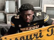 Brandon Anderson, estudiante de primer año de fútbol de Mizzou, ya no está con el equipo