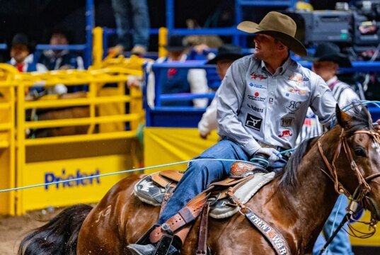 Dustin Agusquiza encabeza el rodeo y reunión de vaqueros de Big Spring