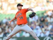 Bradish logra 12, la mejor marca de su carrera, mientras los Orioles rompen su racha de derrotas
