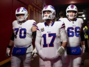 Los Bills se están preparando para dos grandes cambios en la sólida línea ofensiva cuando llegue el campo de entrenamiento.