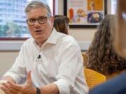 El momento de la verdad de Starmer en Mandelson: se revela una enorme descarga de mensajes ‘incendiarios’ entre donantes, ministros y aliados laboristas