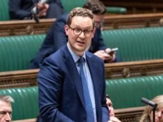 Quentin Letts: El Ministro lamentó que tantos detalles hubieran sido borrados por una manguera de chorro llena con Tip-X de grado industrial.
