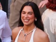 Dua Lipa ‘pagó a los residentes de Palermo £5,000’ después de que los lugareños enojados protestaran por su lujosa boda el fin de semana bloqueando la ciudad con graffiti