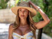Amber Turner hace alarde de sus impresionantes abdominales en bikini mientras Junaid Ahmed y Joe Blackman lucen cariñosos después de comprometerse mientras filmaban TOWIE en Albania.