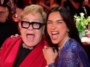 Elton John interpretó su canción para Dua Lipa y Calum Turner en la lujosa boda italiana de la pareja después de una carrera de último minuto en un jet privado.