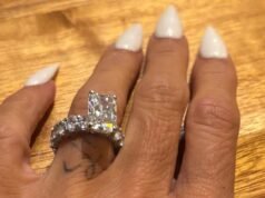Katie Price ha declarado su amor a Lee Andrews y le ha devuelto su anillo de bodas días después de su explosivo encuentro con su exmarido Dina Taji en Dubai.