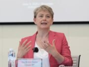 Los laboristas enojan la guerra civil del Brexit mientras Yvette Cooper insiste en que Gran Bretaña no volverá a unirse… pero el ministro del gabinete dice que se puede eliminar la “línea roja”