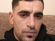 Un rumano acusado de agredir sexualmente a una adolescente en un balneario ha comparecido ante el tribunal