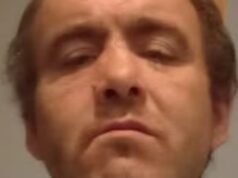 La ‘víctima de un ataque con cuchillo’ en Belfast fue dejada con loción para afeitar y prendida fuego por un traficante de drogas durante un ataque de terror en pisos escoceses hace 25 años