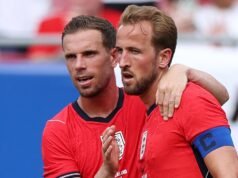 Ahora Inglaterra se enfrenta a la vergüenza de tener asientos vacíos para la Copa del Mundo: cientos de entradas todavía están disponibles para el partido inaugural contra Croacia (los precios se disparan desde £648) a pesar de que la FIFA se jacta de una “demanda sin precedentes”