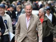 Mientras el líder Rupert Lowe dice que da la bienvenida al matón de extrema derecha Tommy Robinson para que se una a su partido, advierten los políticos de la oposición… La recuperación es un ‘nuevo hogar para los neonazis’