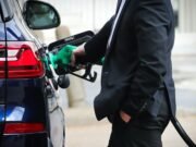Los precios del petróleo caen mientras Irán parece más cerca de un acuerdo de paz: ¿Cuándo y cuánto caerán los precios de la gasolina y el diésel?