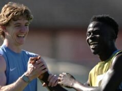 ‘Estoy listo para apostar’: Bukayo Saka minimiza los temores de lesiones antes del primer partido de la Copa del Mundo de Inglaterra: la estrella del Arsenal lucha por entrenar con un problema en el tendón de Aquiles después de que el jefe Thomas Tuchel lo revela