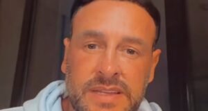 Lee Andrews ha regresado a Instagram con un nuevo cabello de IA después de salir de prisión mientras continúa insistiendo en que fue arrestado bajo sospecha de espionaje y no de fraude.