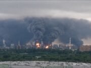 Moscú “arderá” aún más, promete Zelensky mientras la ciudad está envuelta en humo tóxico después del ataque masivo con drones en Ucrania