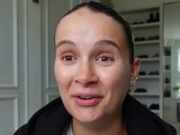 Molly-May Hague revela que su hijo recién nacido Midas no lleva el nombre del rey griego sino una película de boxeo de robots protagonizada por Hugh Jackman