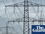 La contratación pública de electricidad podría ahorrar a los hogares británicos £200 al año en energía, dijo el grupo de expertos.