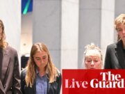 Australia News Live: La policía investigará las acusaciones de activistas de la flotilla de Gaza; La legislación victoriana establece el derecho a recibir noticias de la FMH en Australia