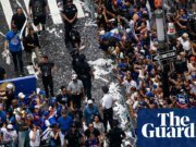 Miles de fanáticos de los Knicks celebran la gran victoria con un alegre desfile en Nueva York: ‘Ahora somos una familia’ | Knicks de Nueva York
