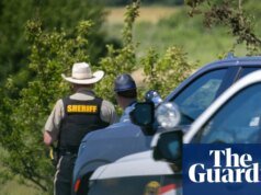 Comunidad de Missouri lamenta la muerte de 11 paracaidistas en un accidente aéreo: “Esto conmocionó a todos” | Misuri