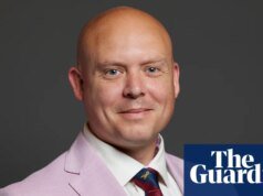 El diputado liberal demócrata Cameron Thomas suspendido en espera de una investigación policial Noticias del Reino Unido