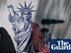 Lo primero: Trump dice a sus críticos que “se sienten y se relajen” después de las afirmaciones de que Irán atacó bases estadounidenses | noticias de estados unidos