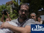 El vídeo muestra el coche de la familia reduciendo la velocidad antes de que los soldados israelíes disparen y maten al niño palestino Palestina.