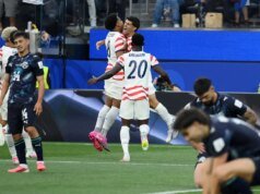 Un gol en propia meta en el minuto 7 le dio a Paraguay una temprana ventaja contra Estados Unidos en el primer partido de la Copa del Mundo.