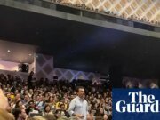 ¿Hay algún pianista en casa? Los miembros del público acuden en masa para actuar en La La Land en Sydney, Sydney.