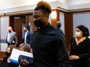 Al ex Raiders WR Henry Ruggs se le niega la libertad condicional en un caso fatal de DUI en 2021
