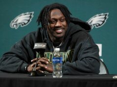AJ Brown fue transferido a los Patriots y se reunió con Mike Vrabel en Nueva Inglaterra