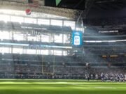 El entrenador en jefe de los Cowboys dice que las persianas del estadio AT&T roban a los fanáticos la experiencia de la Copa Mundial