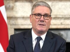El secretario de Defensa del Reino Unido, John Healy, dimite en medio de la controversia sobre el gasto militar