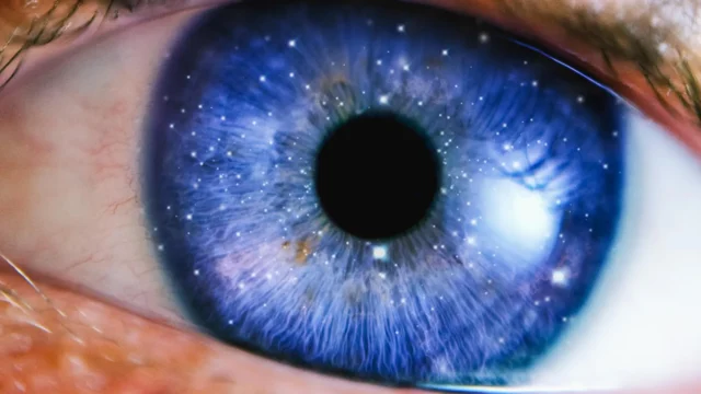 extreme-close-up-of-eye.webp.webp