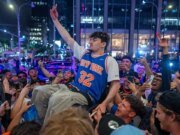 La policía de Nueva York levanta la prohibición de celebrar fiestas fuera de MSG para el primer partido de las Finales de la NBA de los Knicks.