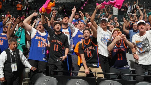 nba-knicks-fans-san-antonio-fox-news-001.jpeg