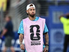 Neymar quedó descartado para el segundo partido del Mundial de Brasil por una lesión en la pantorrilla