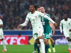 Michael Ollis anotó un hat-trick y Francia superó a Irlanda del Norte.