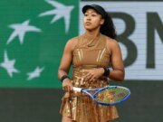 Naomi Osaka admite que golpear una pelota “realmente no importa” después de la derrota en el Abierto de Francia