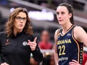 Stephanie White se mantiene firme sobre el estilo de entrenamiento después de la disputa de Caitlin Clarke