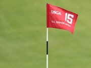 Un golfista aficionado consigue un hoyo en uno tras toparse con un camión en el campo