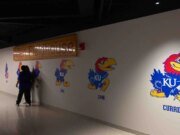 La nueva asociación de KU con Ripple Sparks ha generado reacciones encontradas entre los fanáticos de Kansas Jayhawk